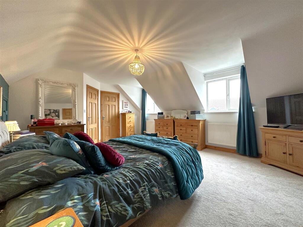 Bedroom Into En-Suite 833