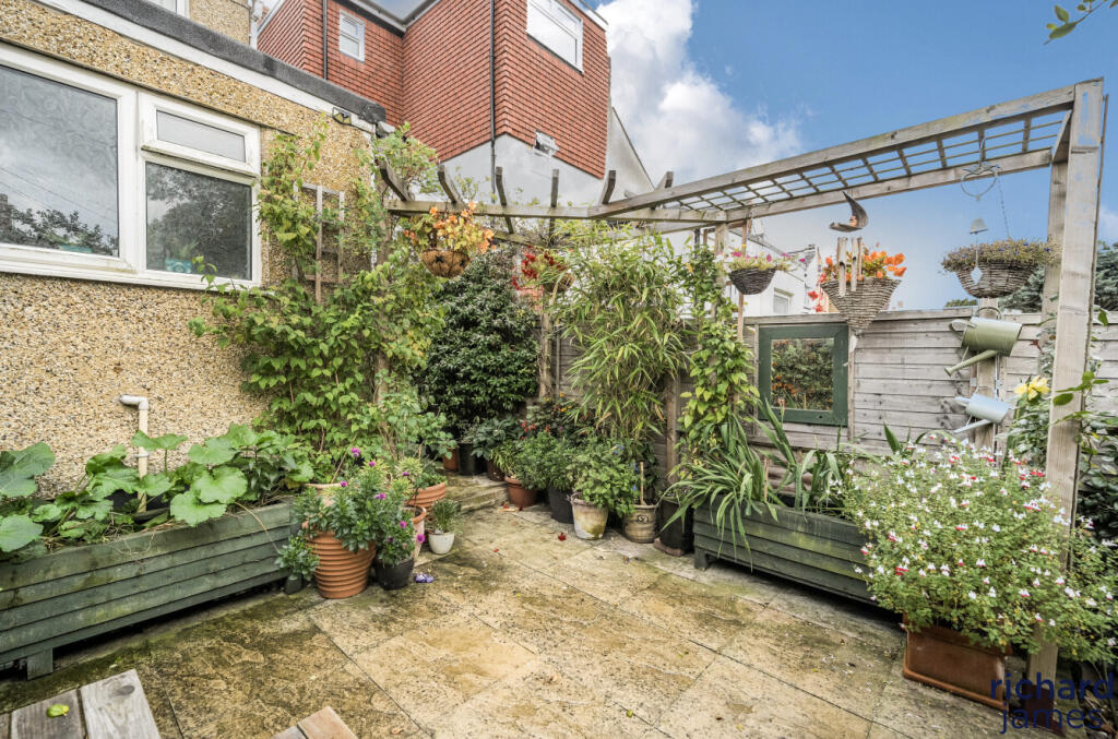 49b627b5a6b04422b1ad5b96eaa0b7e1