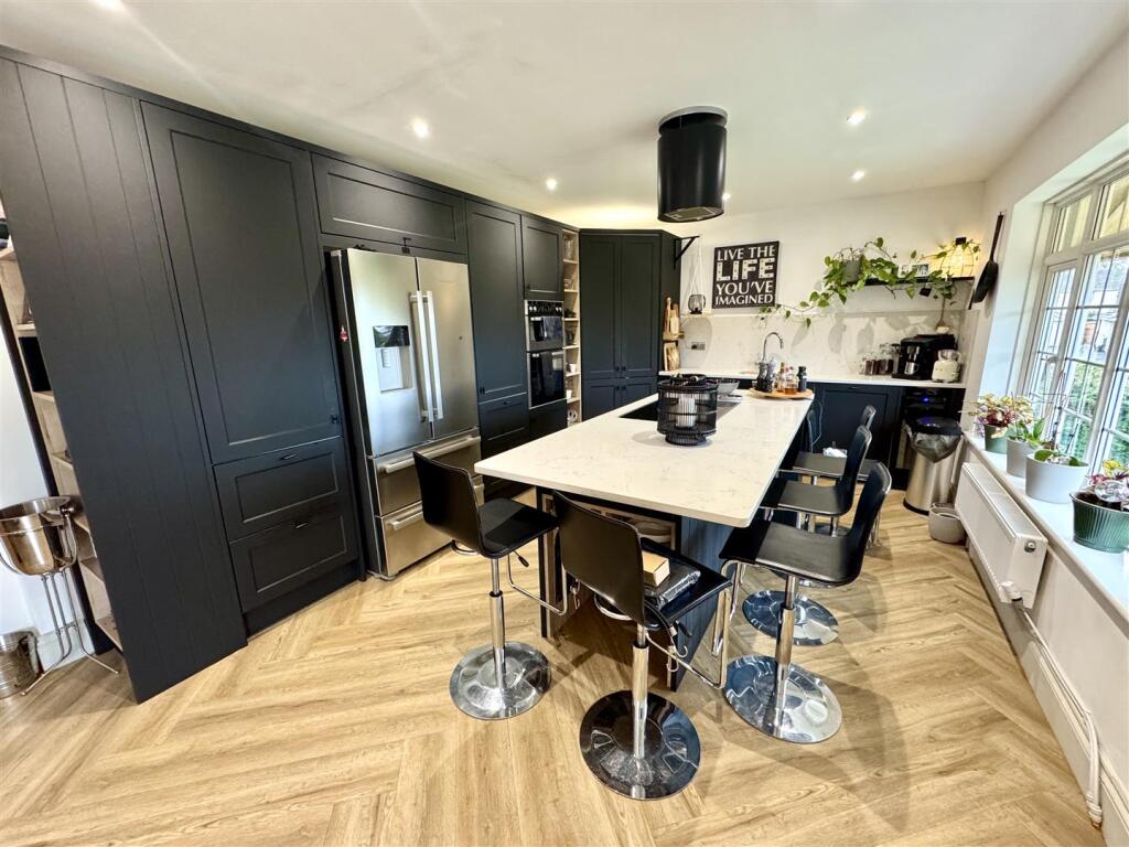 KITCHEN/LIVING/FAMILY ROOM