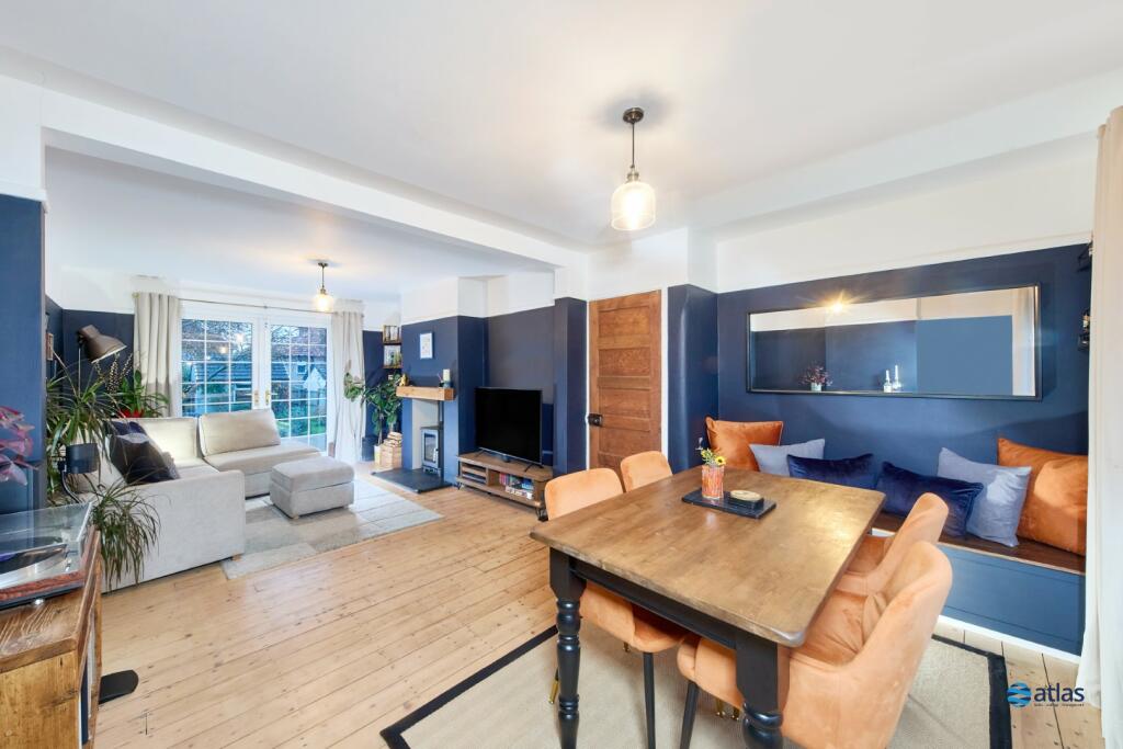 Living / Dining Area