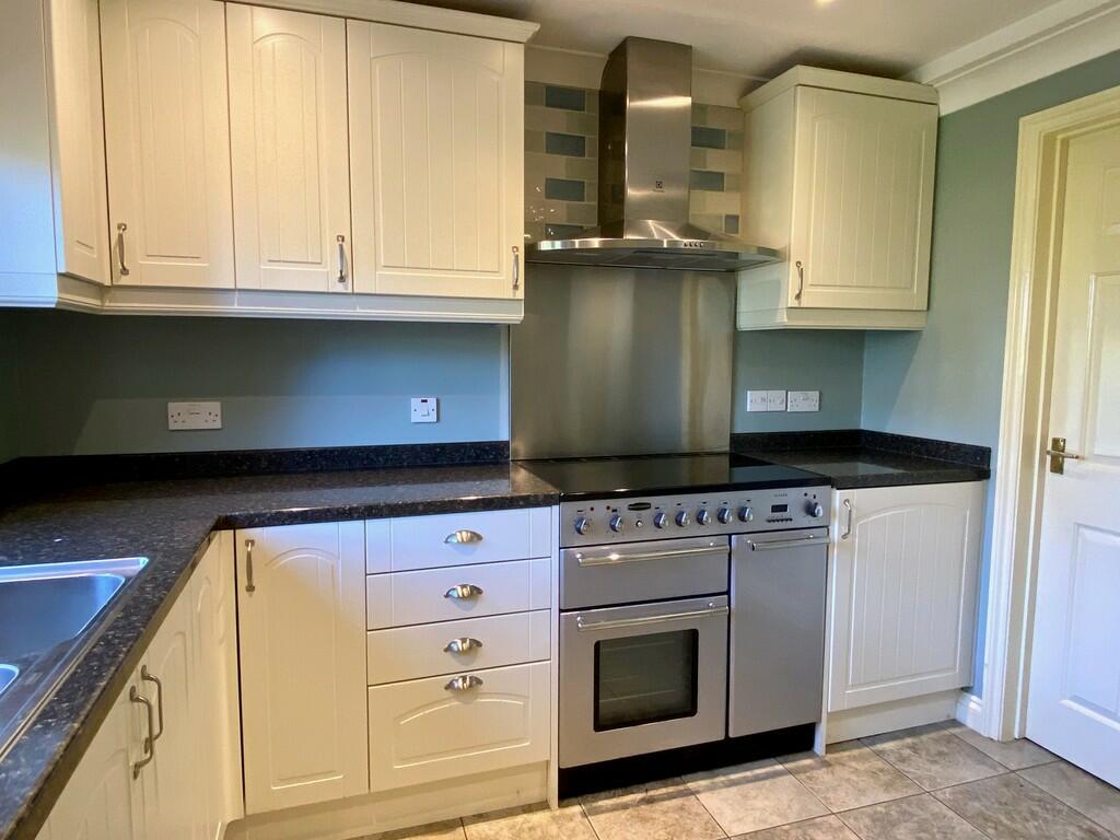 Kitchen to Utilit...
