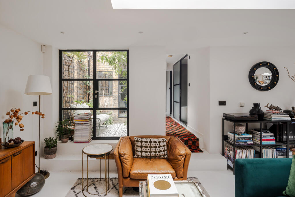 321773 - 2a Rudloe Road-31.jpeg