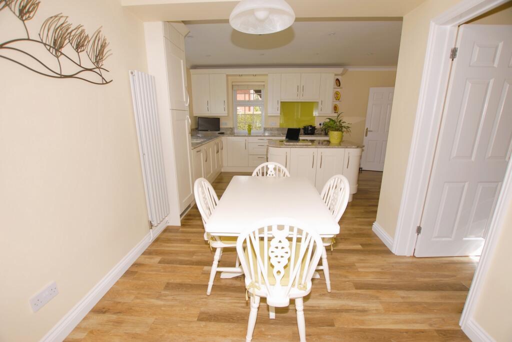 Kitchen/breakfast rm