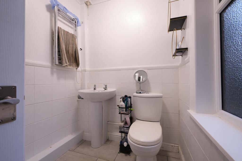 Annexe Shower Room