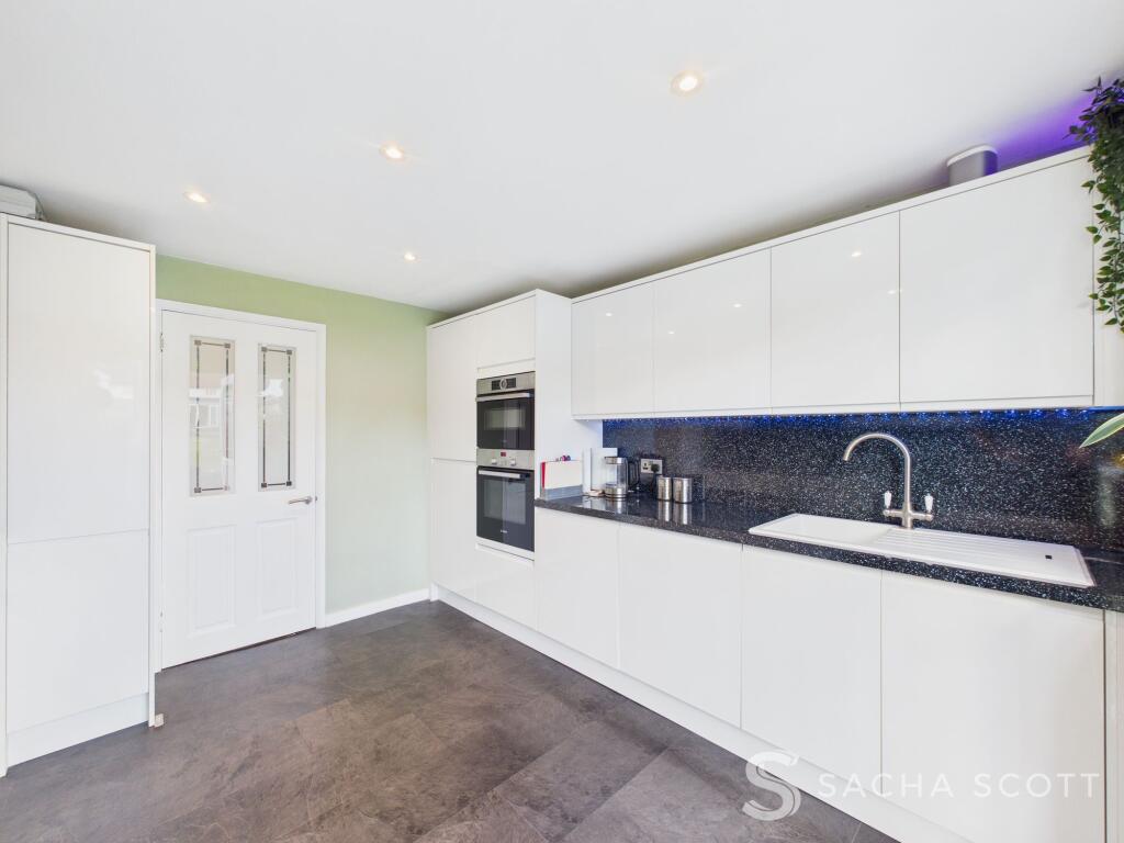 Kitchen / Breakfast Room