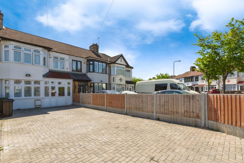 Evesham Way, Ilford, IG5