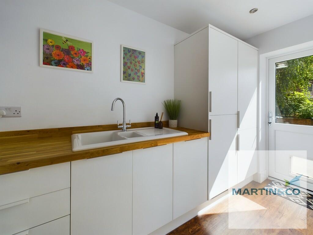 CAM03663G0-PR0032...