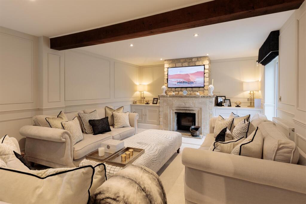 Formal Living Room.jpg