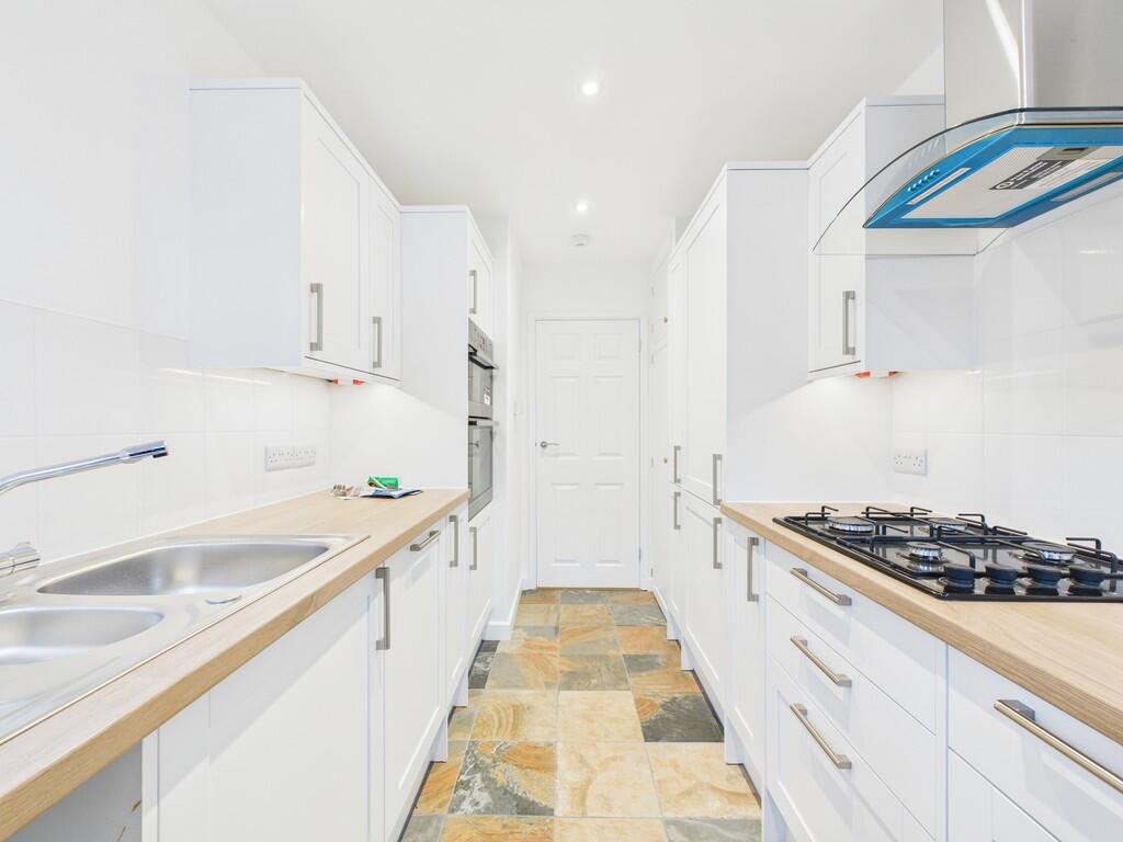 CAM04018G0-PR0379...