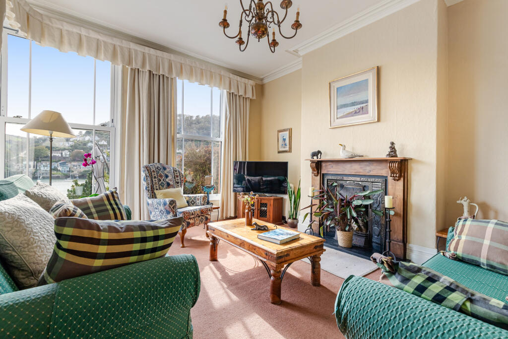27 Sitting Room Fairwinds Beacon Road Kingswear - 