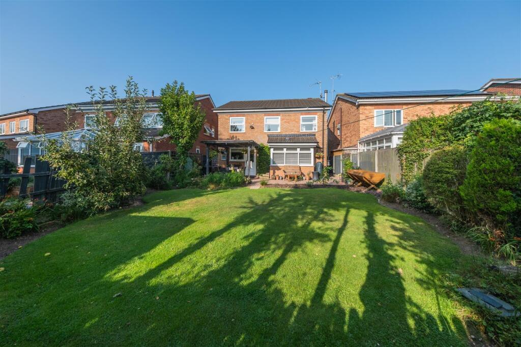 10 Minster Close-041.jpg