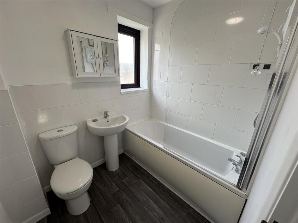 1 ch bathroom.jpg