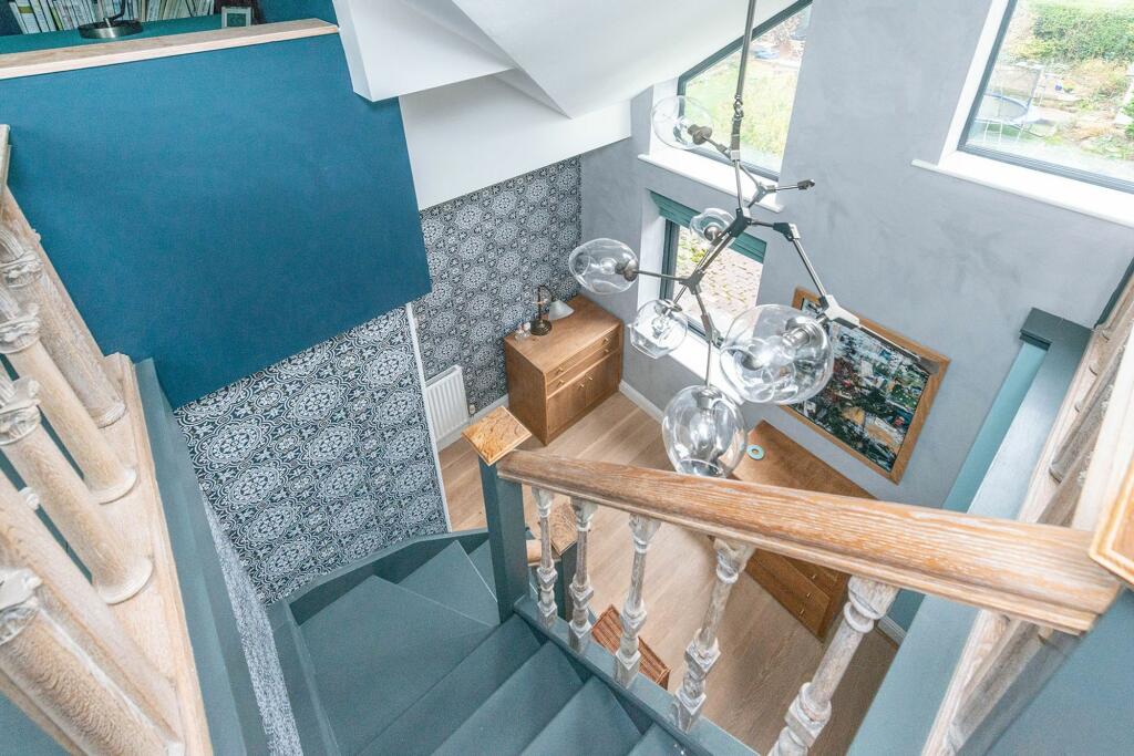 ENTRY HALLWAY AND STAIR WAY