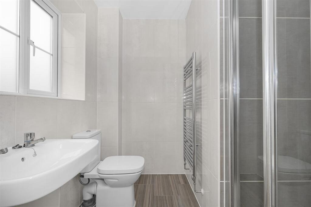 Ensuite 2.1.jpg