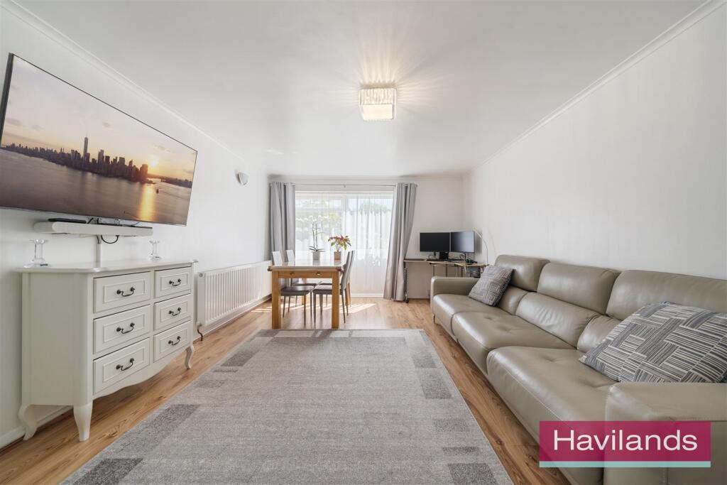 Adamsrill Close-8.jpg