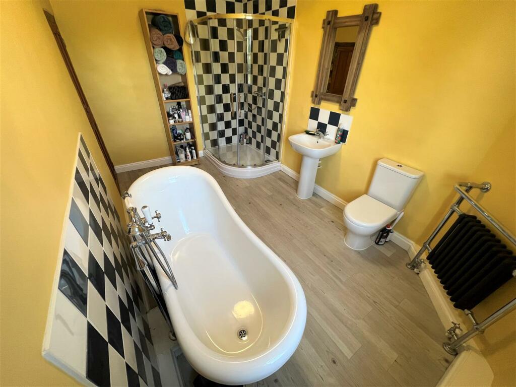 First Floor Bathroom B.JPG