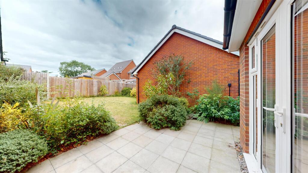 Eardley Close 4 Garden 2.jpg