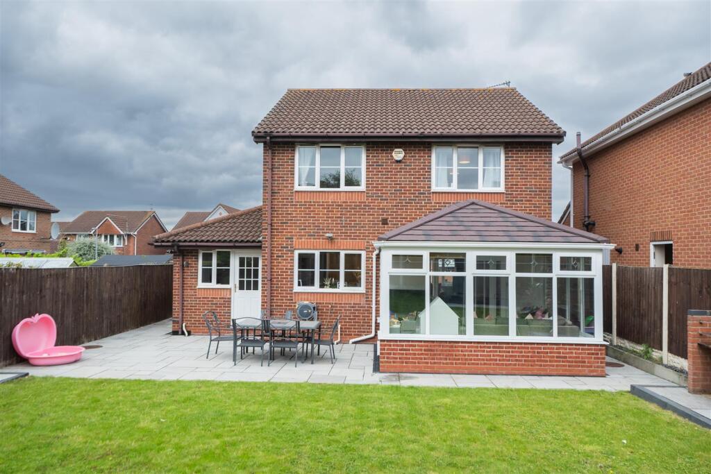 14 Carnoustie Close-037.JPG