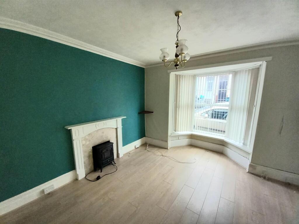 11 Brookfield Lounge.jpg