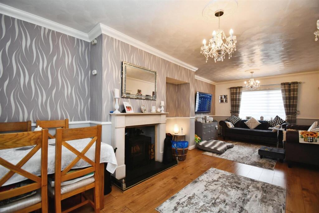 Lounge / dining room