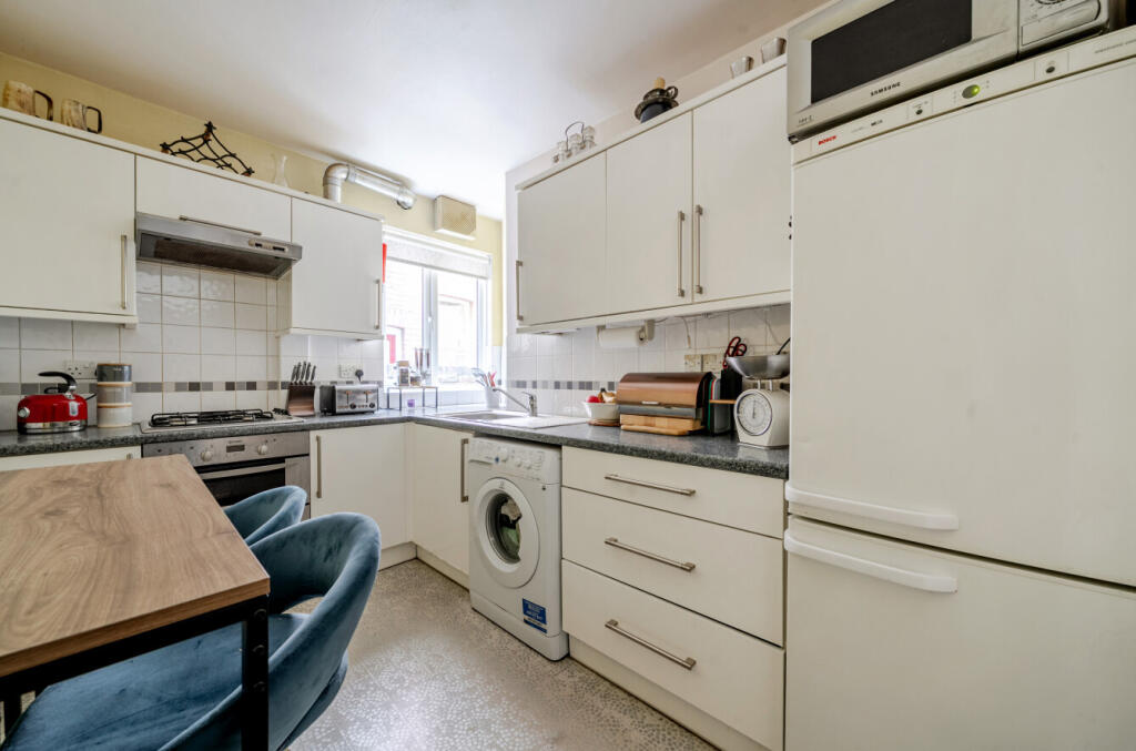 1330919-5-688ccb6...