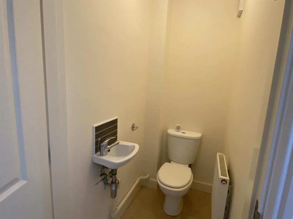 1SP-downstairs wc.JPEG