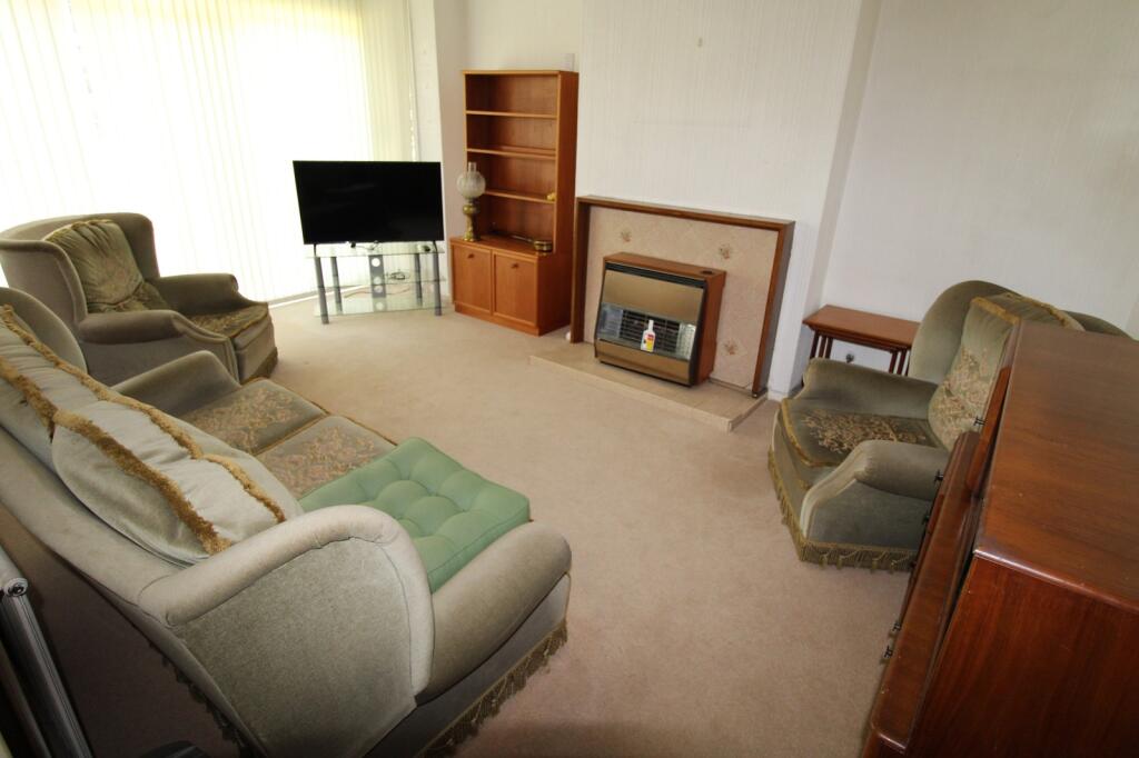 Sitting Room/Dining Room