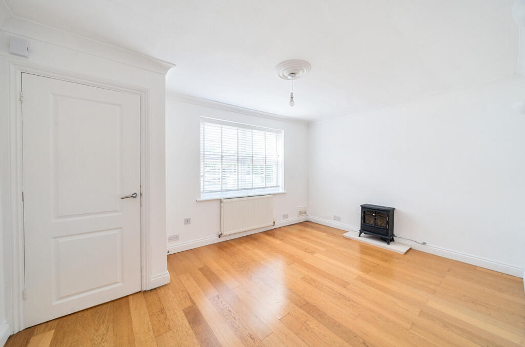 Front Lounge