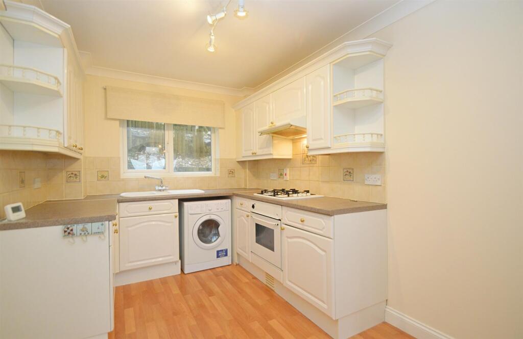 resizedKitchen1.jpg