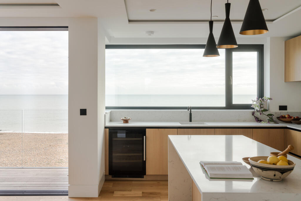 245754 - Beach End-32.jpg