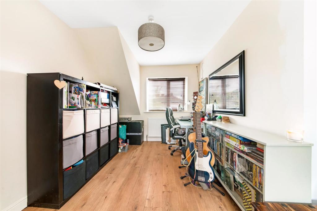 OPEN PLAN LIVING/DINING ROOM