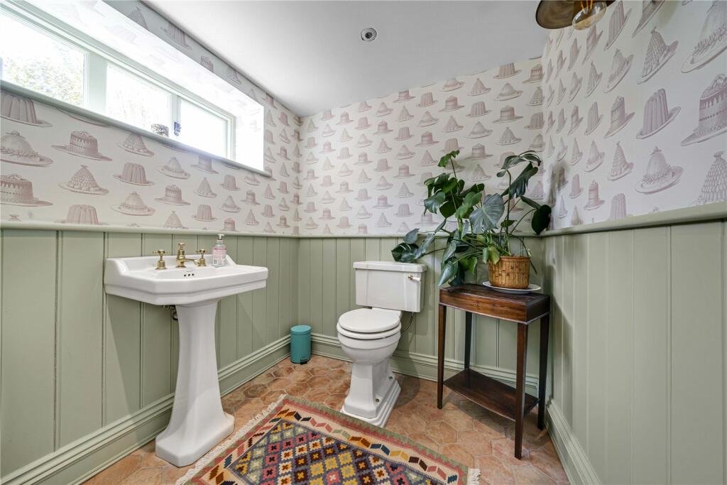 Cloackroom