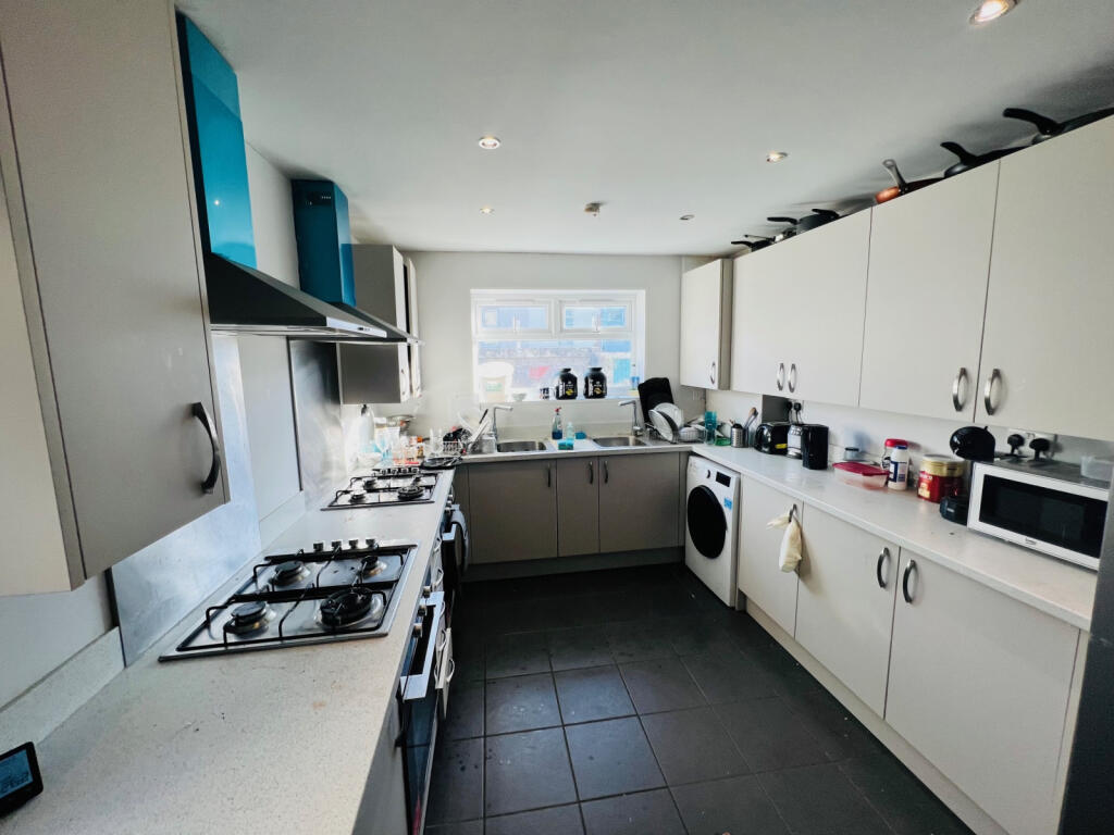 6 bedroom Student Accommodation.