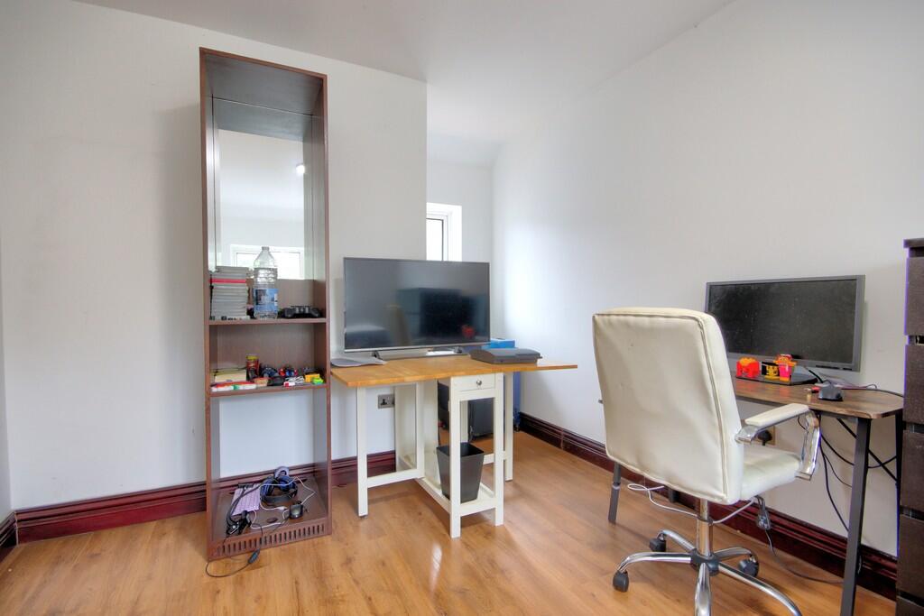 Bedroom 2a (2)