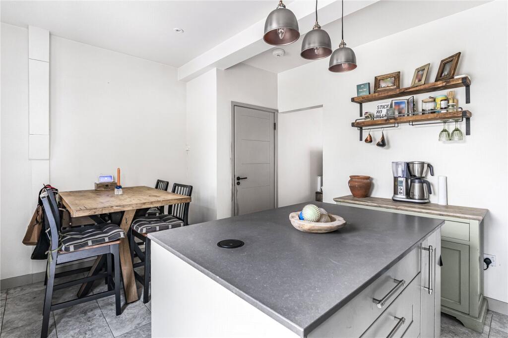Kitchen/Dining
