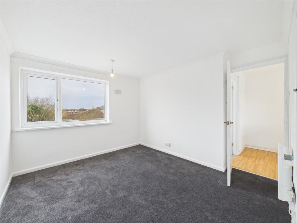 7 - 3-Bedroom Maisonette in Yate.jpg