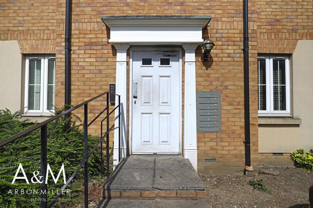 BLOCK ENTRANCE