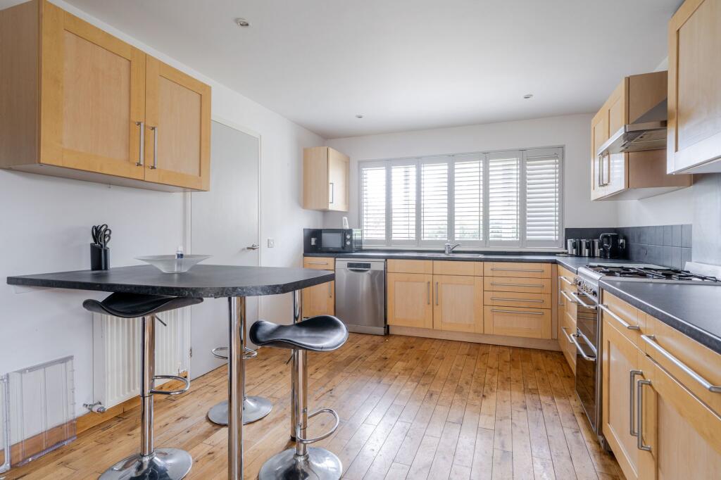 Kitchen / Breakfast Room