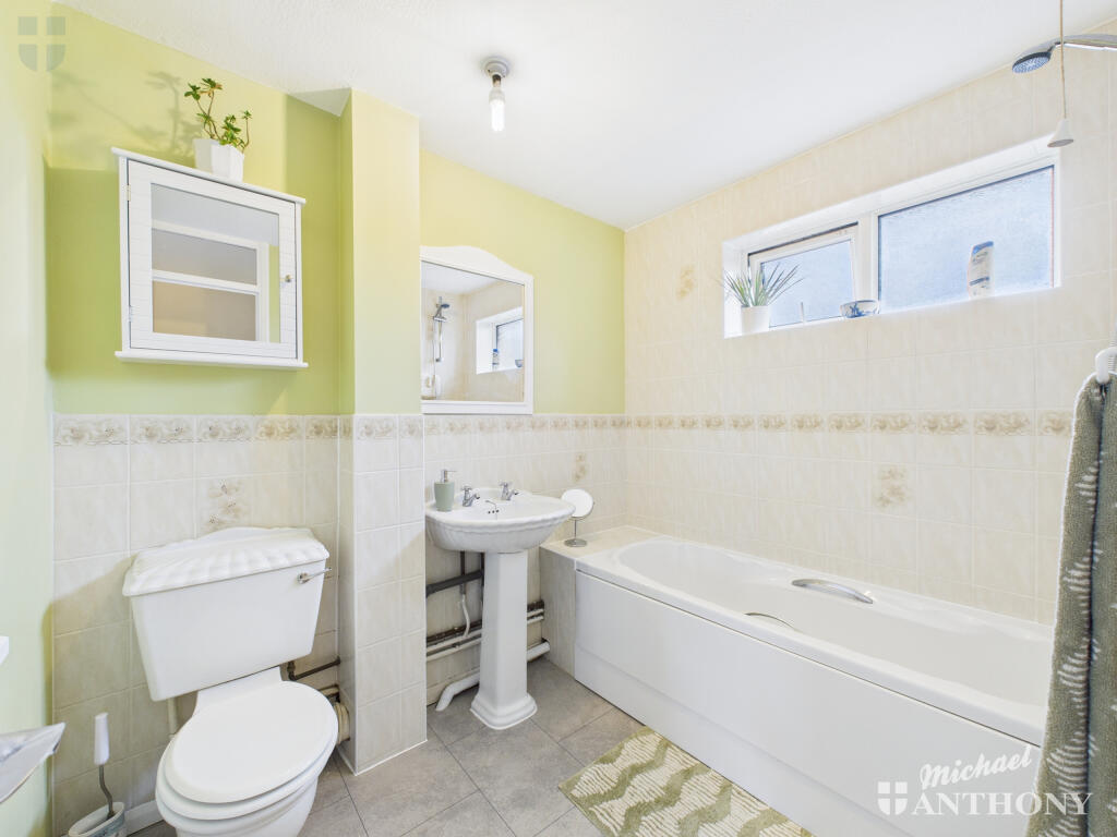 CAM03218G0-PR0777-STILL012