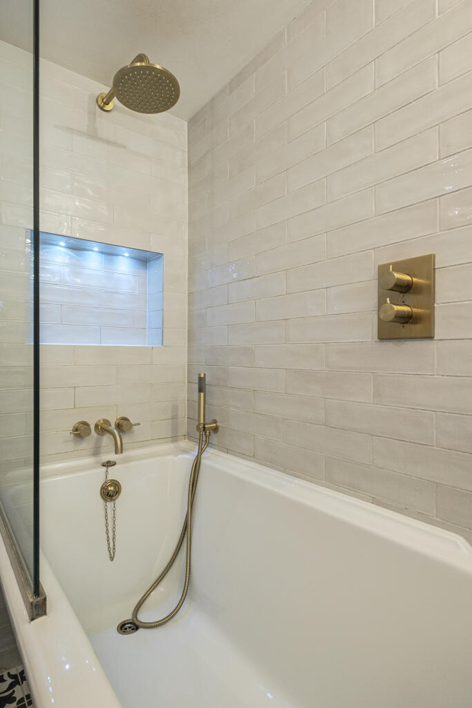 ACADEMY-APARTMENTS-32 (28).jpg