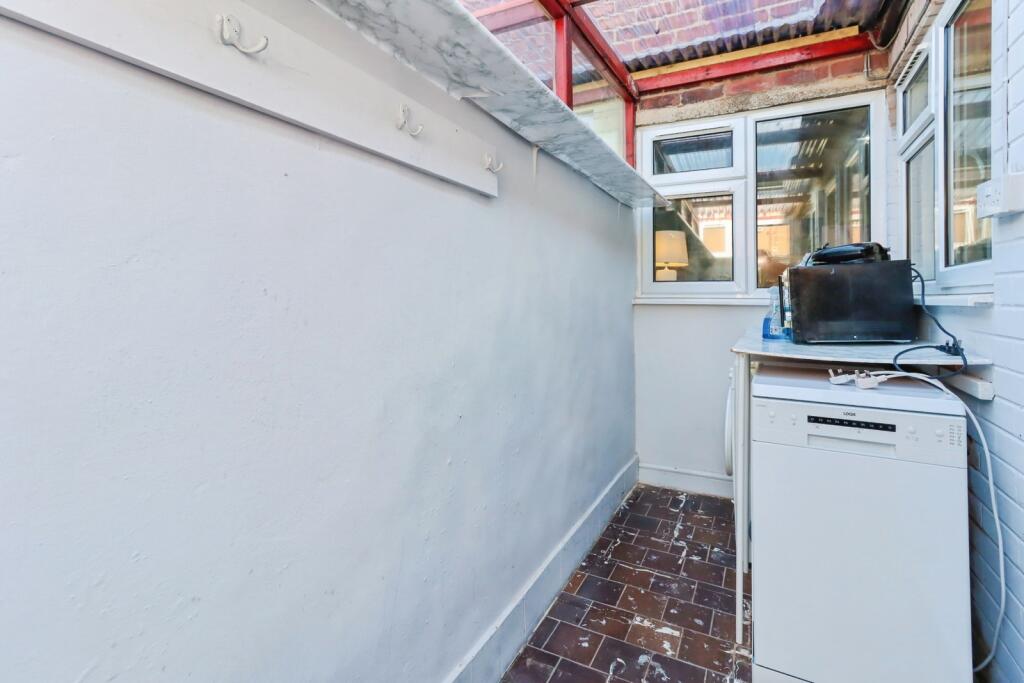 Rear Storage/Utility