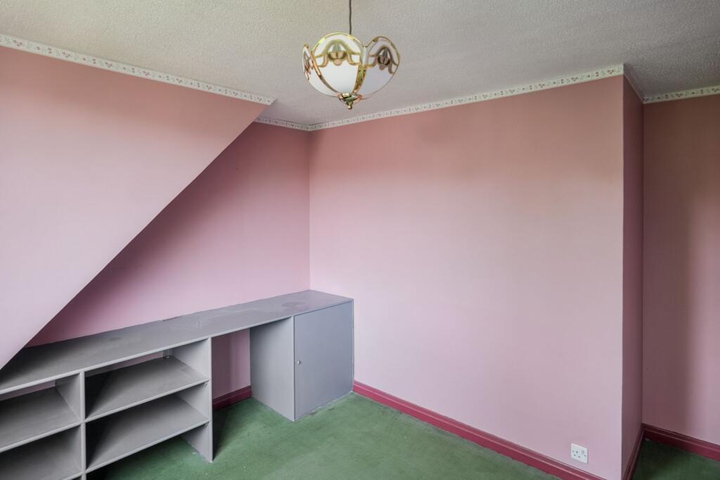 5 Conifer Close, Waterlooville, Hampshire PO8 8AF