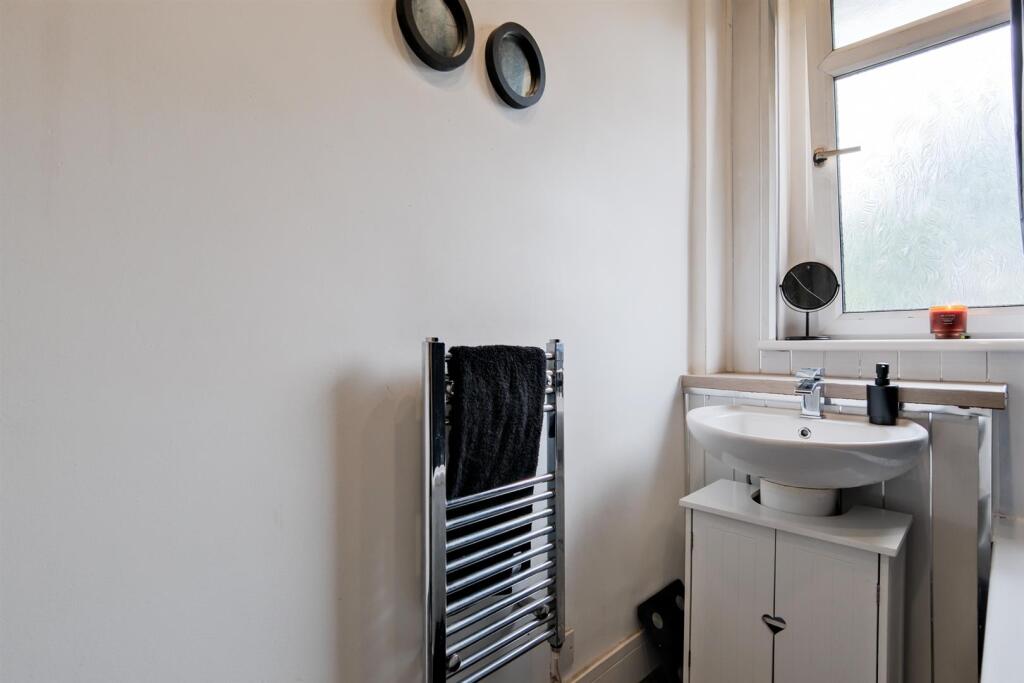 002-81 Ivanhoe Crescent, Wishaw, ML2 7DT.jpg