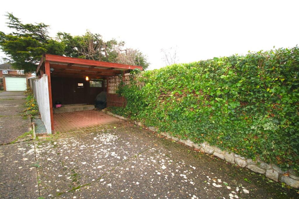 Car port.JPG