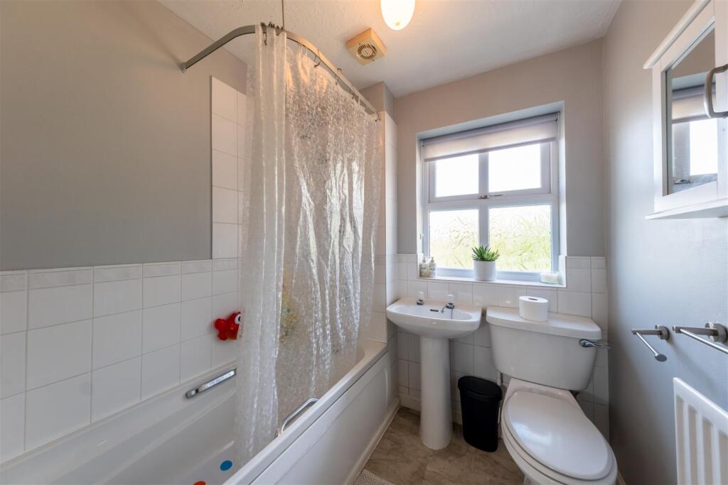 4 Hazelmere Close-026.jpg