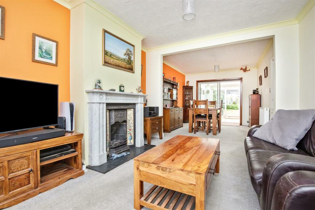 Living/Dining Room