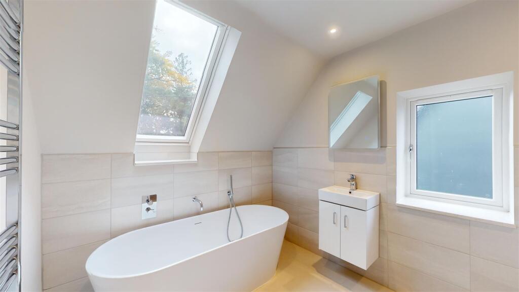 King Edwards Fields 5 Bedroom One En Suite Bathroo