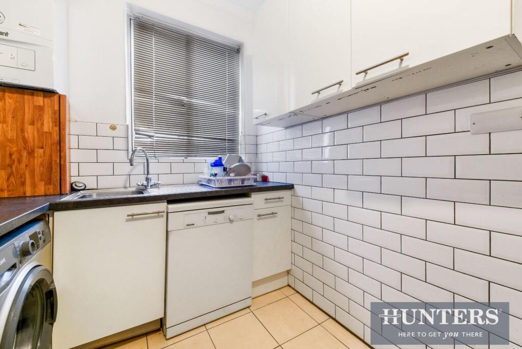 33a Wrythe kitchen 2.jpeg