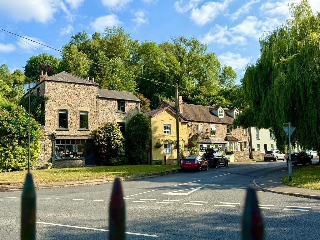 Beautiful location, its the yellow house