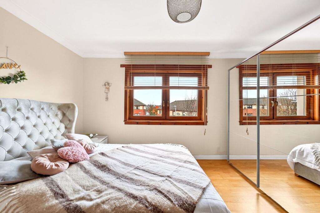 Principal bedroom